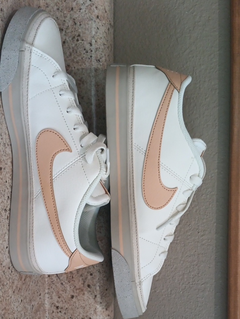 Nike Women’s Low-Top Sneakers - Picture 3 of 7
